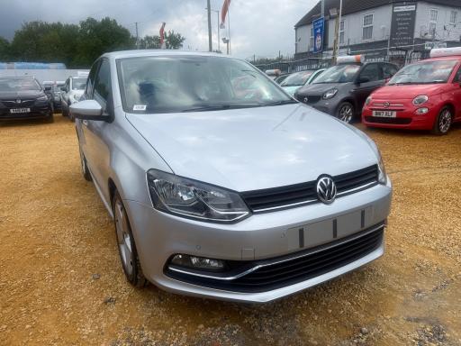 2014 POLO SEL TDI PRICE 3,500 YEAR 2014 MILEAGE 109,000 ENGINE 1.4 DIESEL COLOUR... photo
